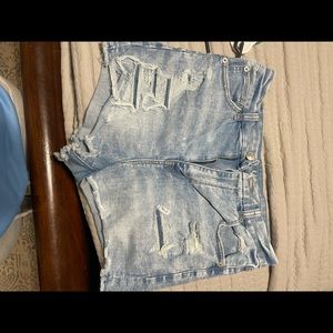 Size 10 stretch high rise shorts. American eagle.